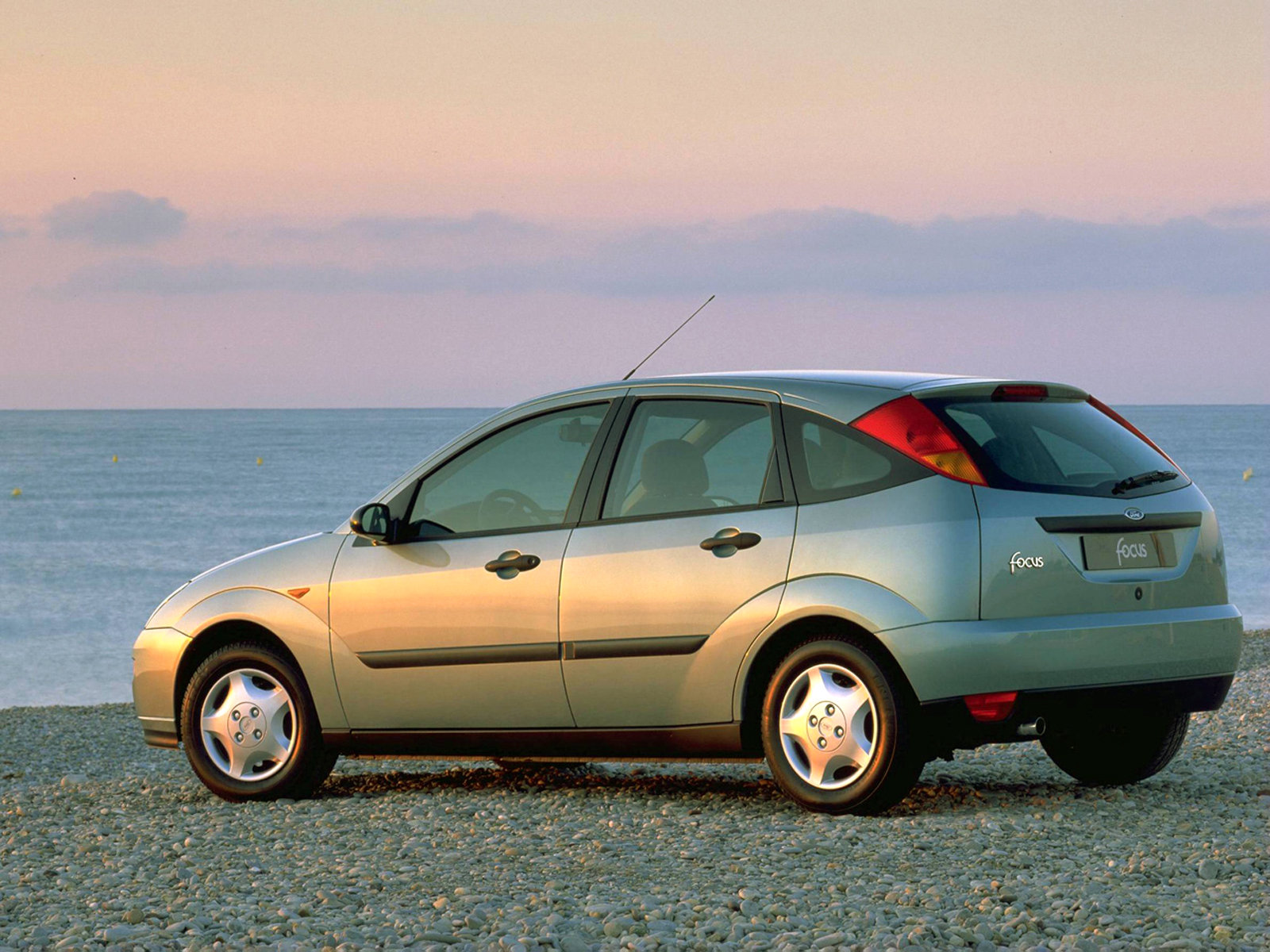 Ford Focus Hatchback I 1.6 16V (100 Hp)